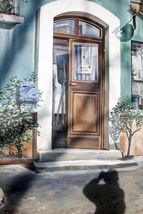 Photo 02178: Painting of brown, panelled double door with fan light.