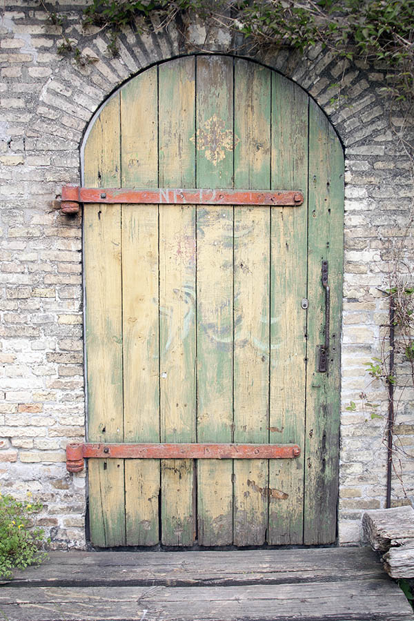 Photo 06229: Formed, green and yellow door