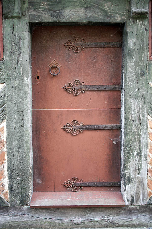 Photo 07197: Light brown half-door