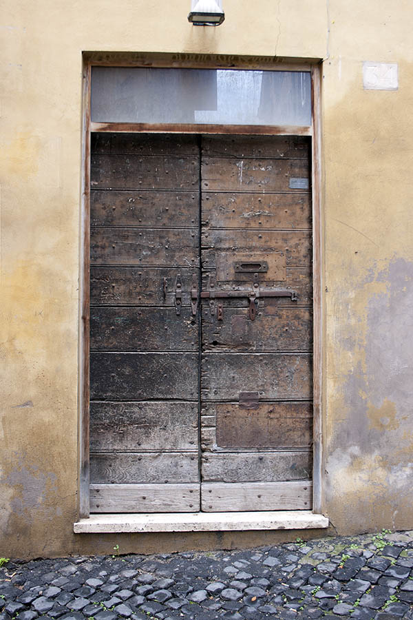 Photo 07901: Worn, oiled double door with top window