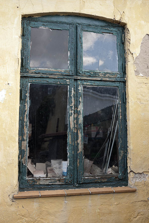 Photo 08205: Decayed, green Dannebrog window