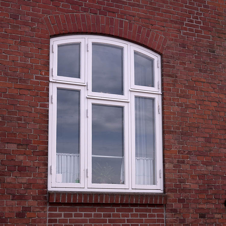 Photo 08514: Formed, white window in Frederiksberg style, six frames