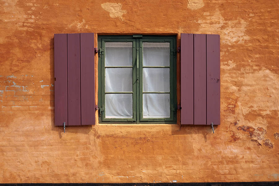 Photo 09023: Green window with two frames and six panes