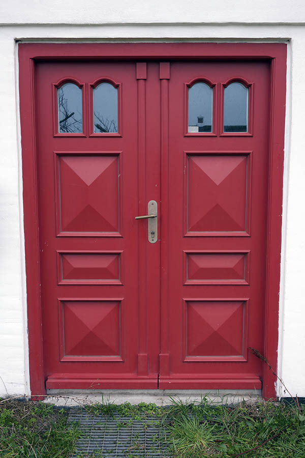 Photo 09744: Panelled, crimson red double door with S�nderho door lights