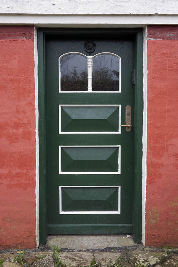 Photo 09791: Panelled, green and white door with S�nderho door light
