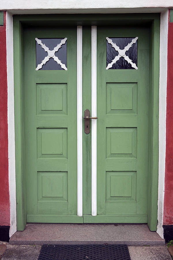 Photo 09916: Panelled, light green and white double door with door lights