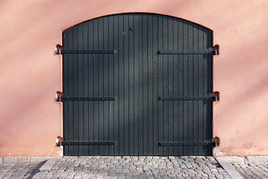 Photo 10022: Black, formed gate