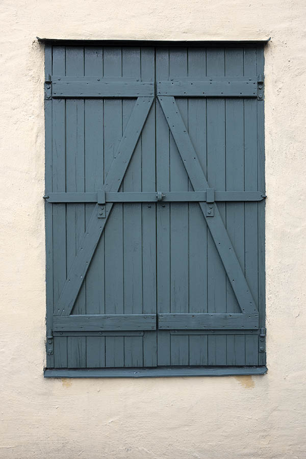 Photo 10029: Teal shutters