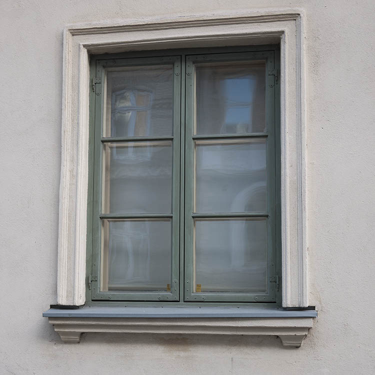 Photo 10041: Green window with two frames and six panes