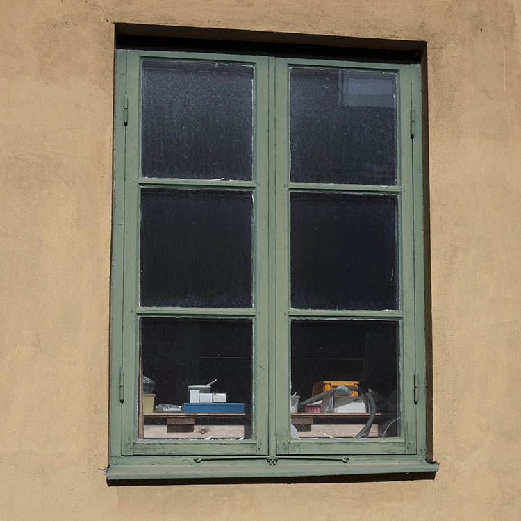 Photo 10214: Green window with two frames and six panes