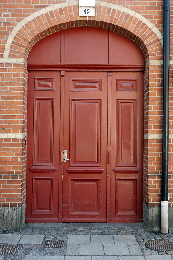 Photo 10226: Panelled, red gate