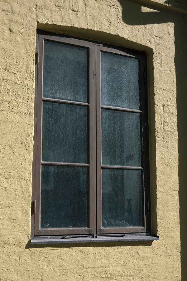 Photo 10313: Brown window with two frames and six panes