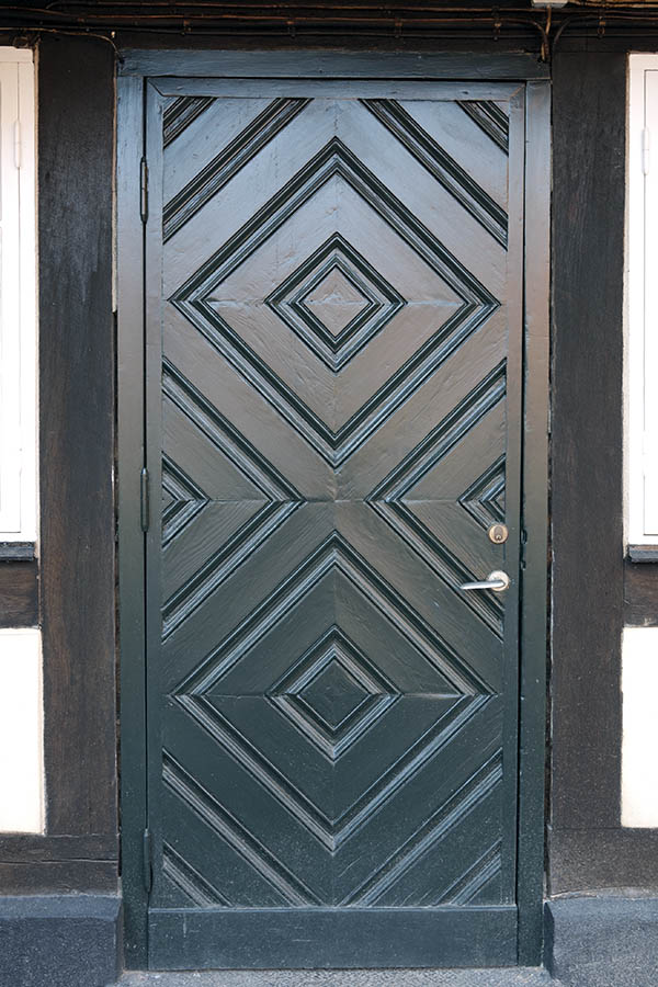 Photo 10398: Green door made of planks
