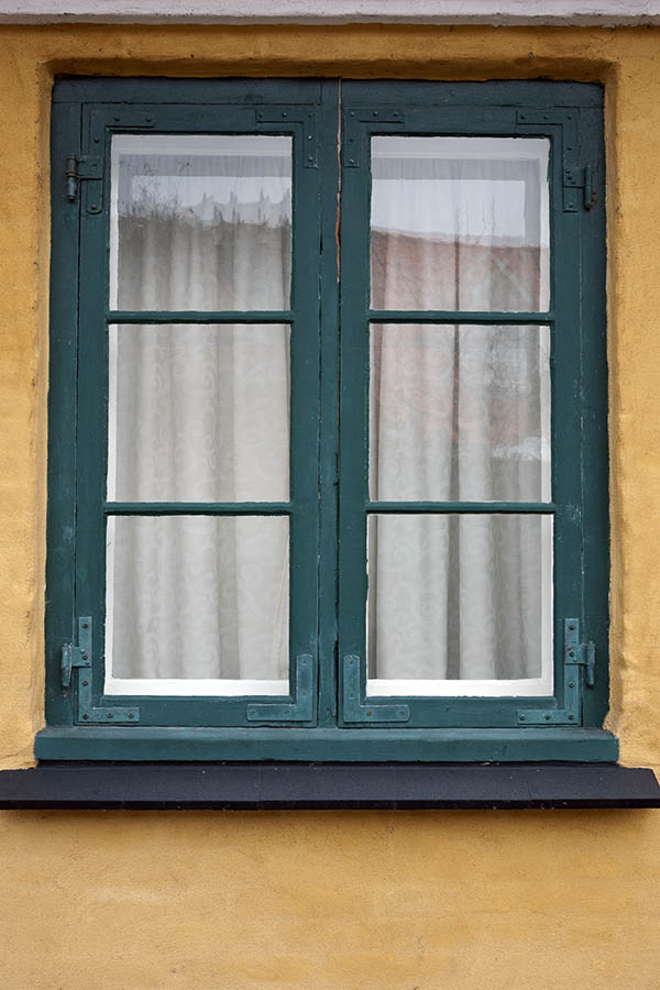 Photo 10603: Green window with two frames and six panes