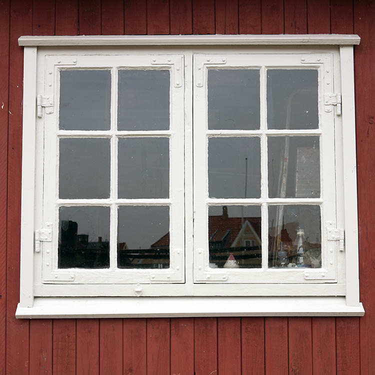 Photo 10653: White window with two frames and 12 panes