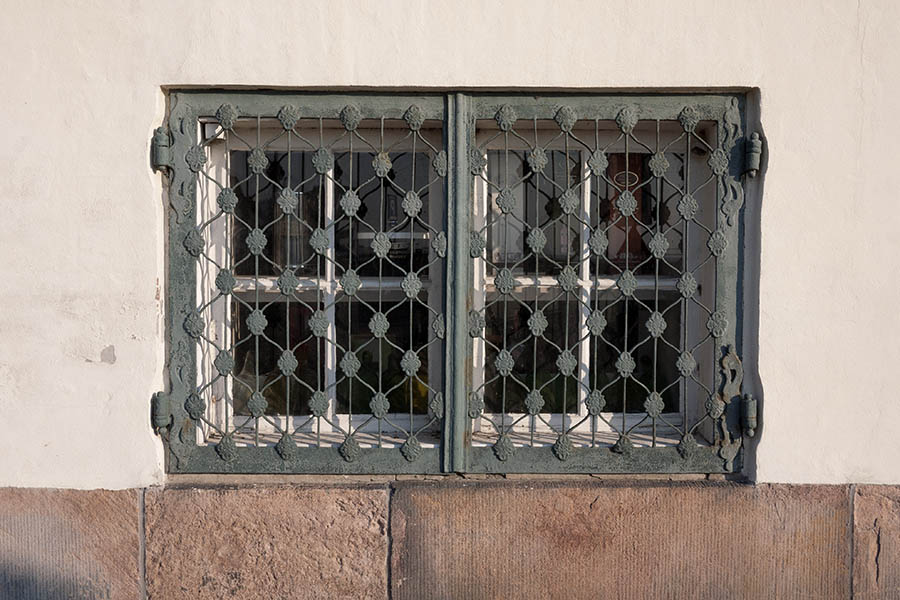 Photo 10742: White cellar window with two frames and lattice