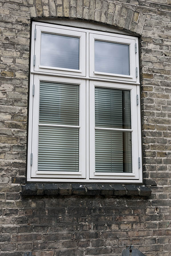 Photo 11022: New, white window in Dannebrog style with four frames and six panes