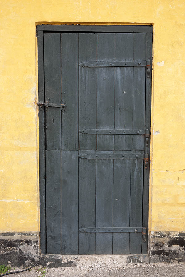 Photo 11220: Black half-door made of planks