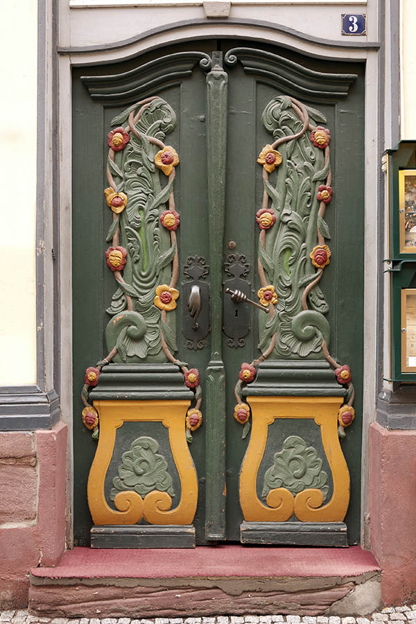 Photo 12184: Exquisitely carved, formed, panelled, green, yellow and red double door in baroque style