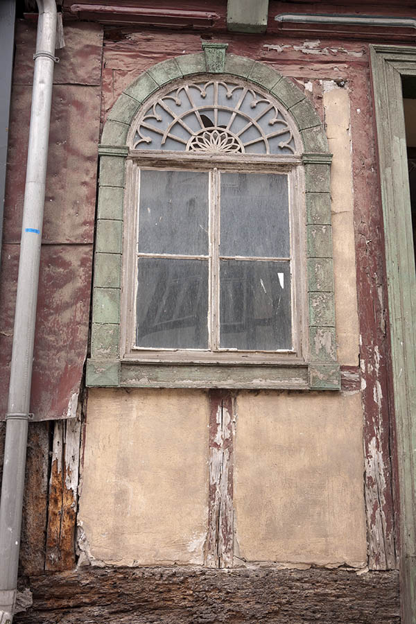 Photo 12347: Worn, formed, light grey window