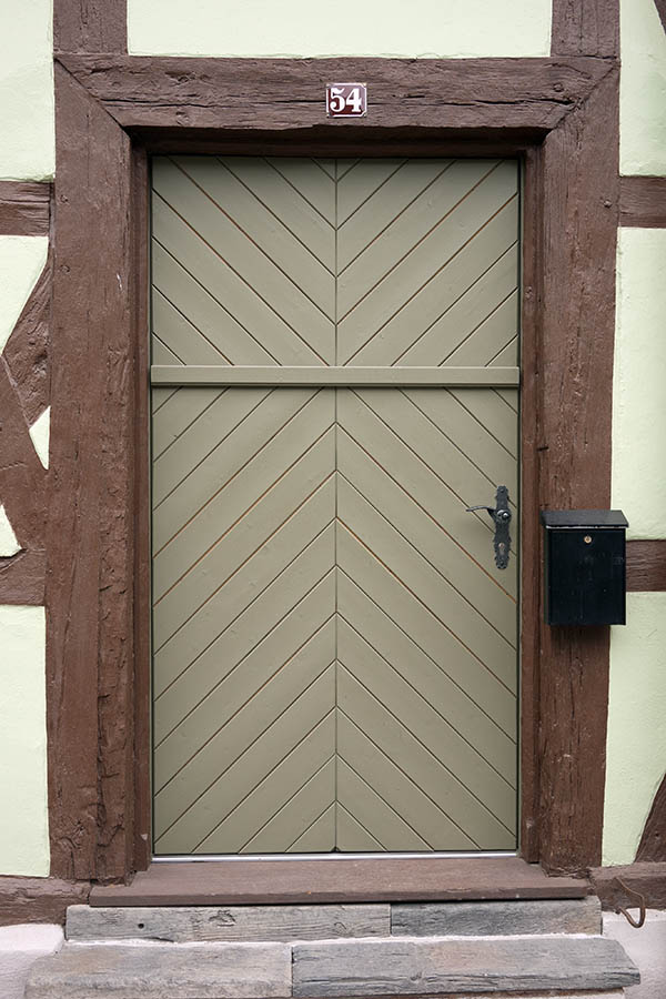 Photo 12428: Light yellow half-door made of planks