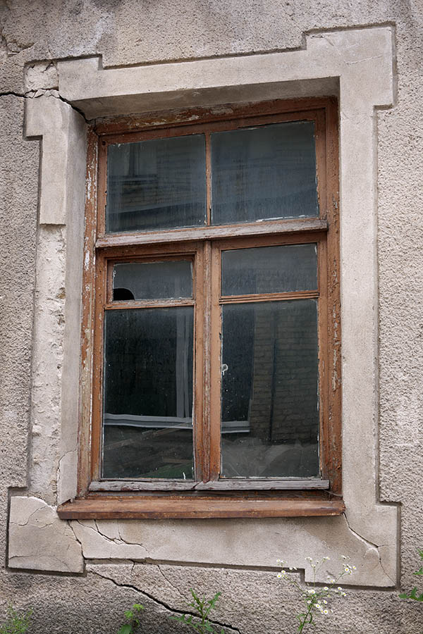 Photo 13311: Decayed, light brown window with three frames and five panes