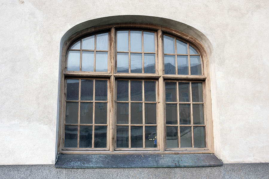 Photo 13366: Formed, brown window with six frames and 45 panes