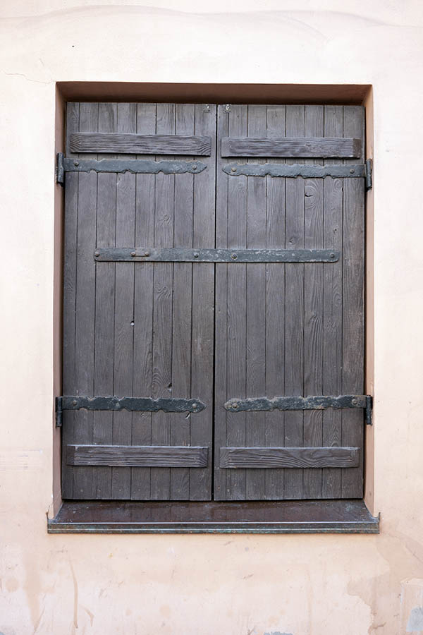 Photo 13410: Two brown shutters