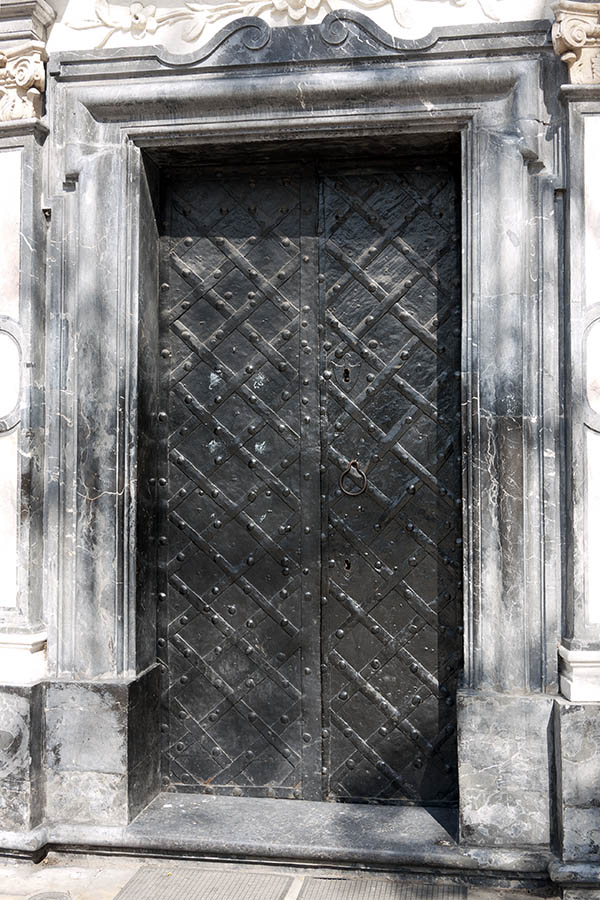 Photo 13478: Black double door with metal decoration