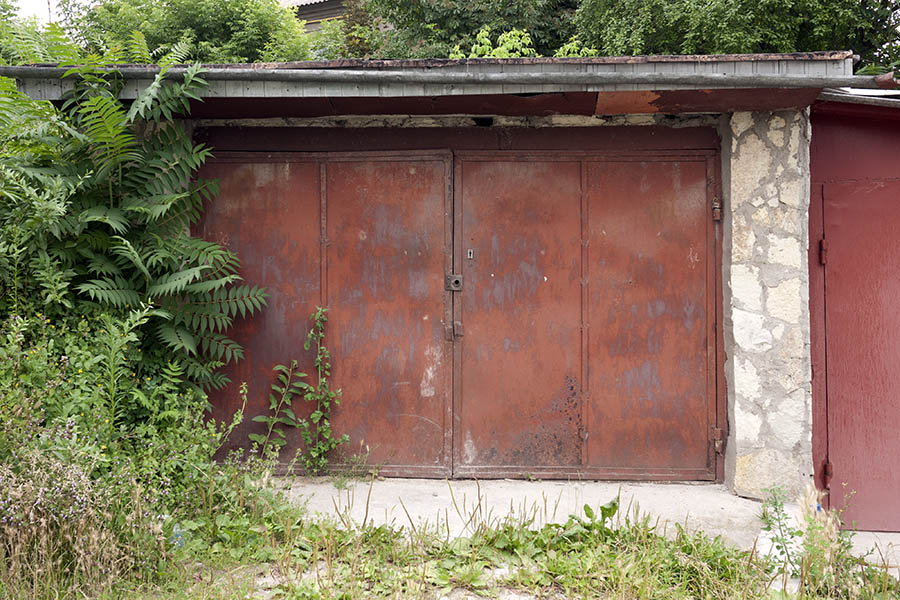 Photo 14023: Rusty, brown metal gate
