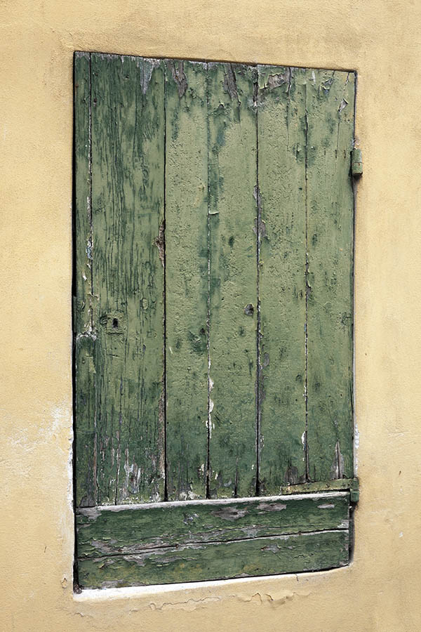 Photo 15074: Decayed, green door of planks