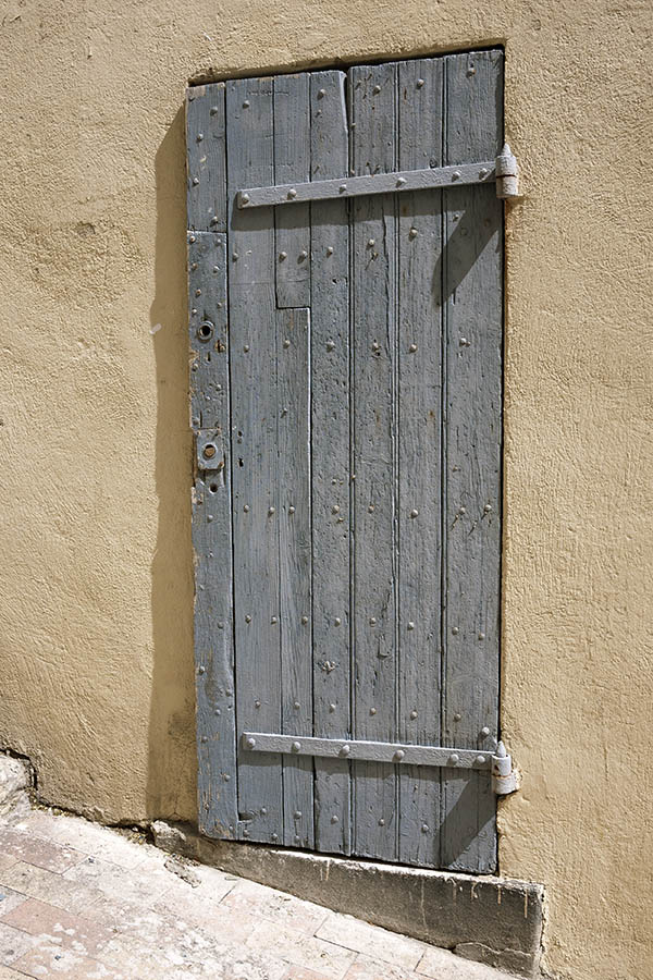 Photo 15322: Grey door made of planks