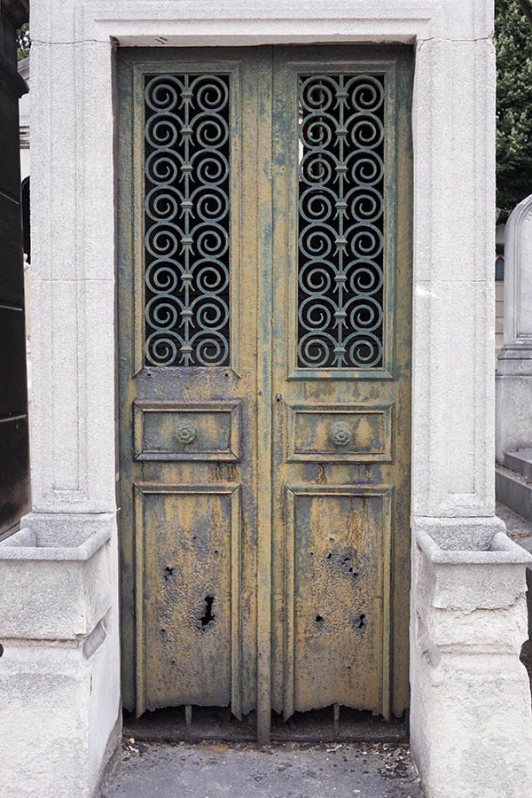 Photo 15584: Decayed, yellow and green cast iron double door