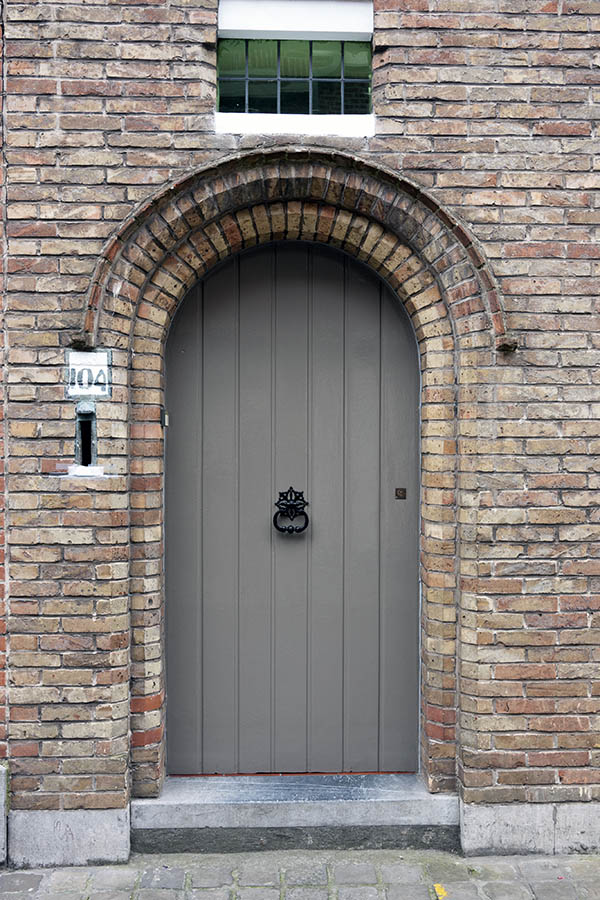 Photo 15666: Formed, grey door made of planks