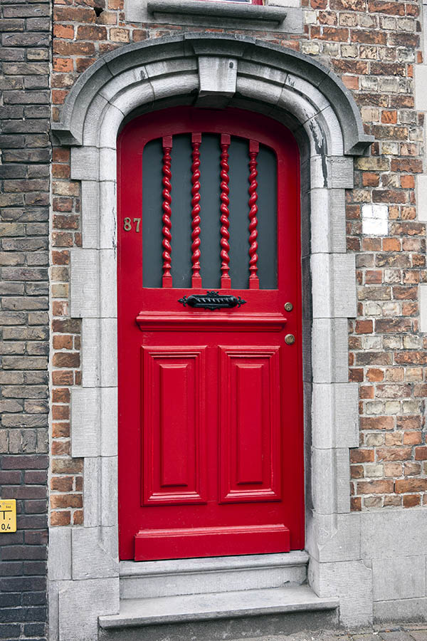 Photo 15722: Formed, carved, panelled, red door