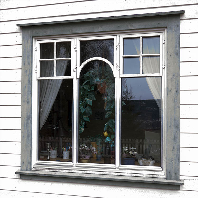 Photo 17404: White window with three panes and false bars