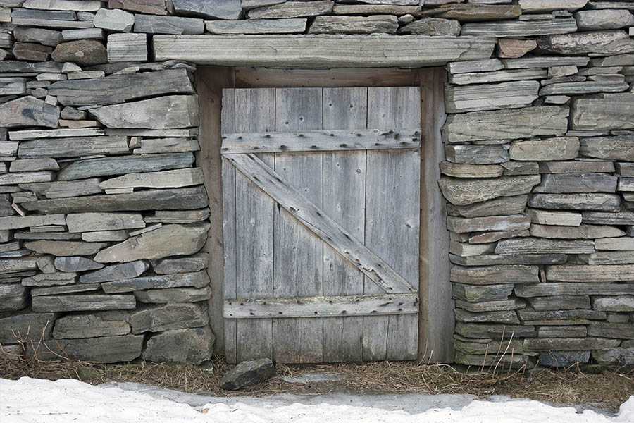 Photo 17436: Unpainted door made of boards