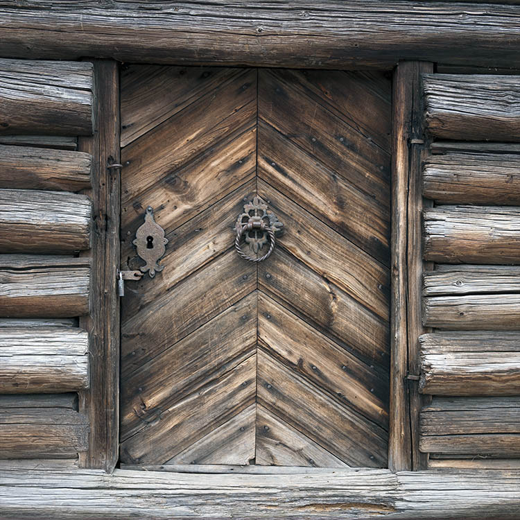 Photo 17551: Oiled door made of boards