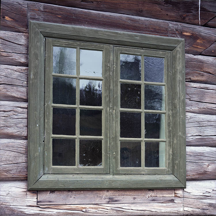 Photo 17558: Green window with two frames and 16 panes