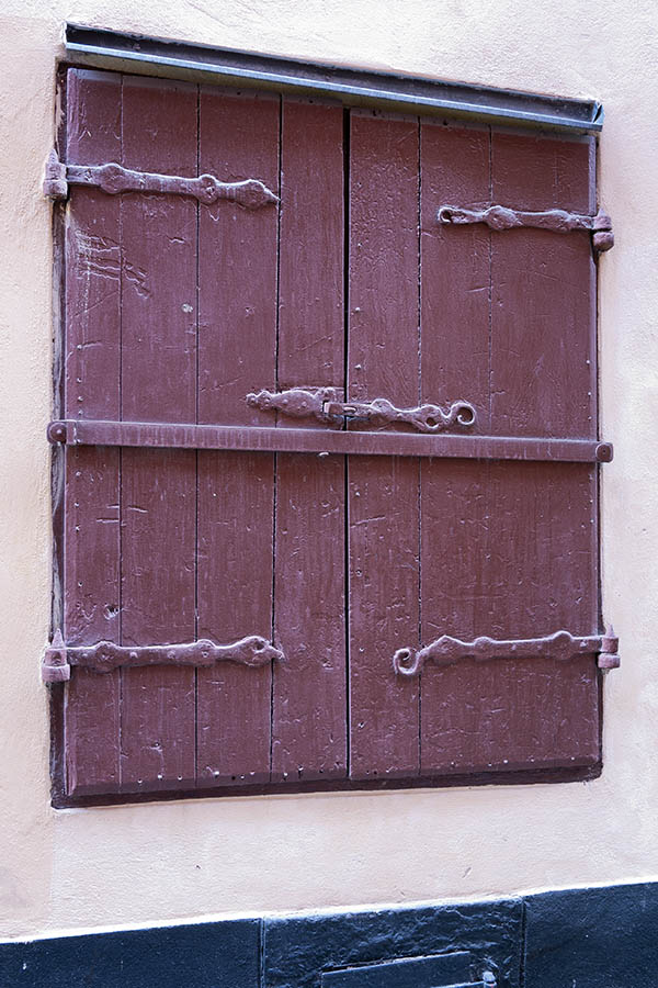 Photo 17677: Two purple shutters