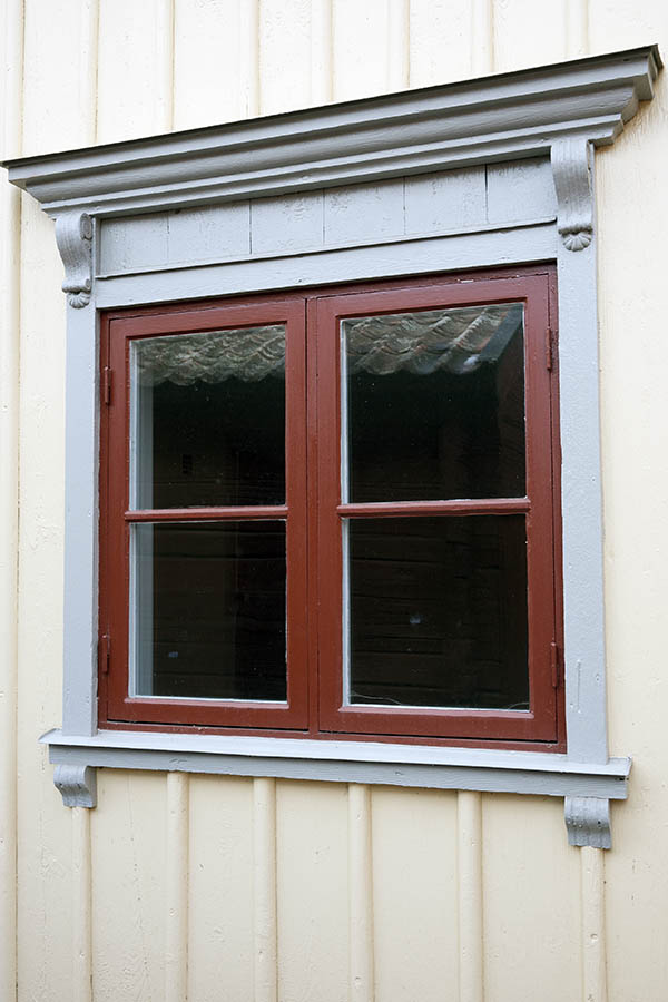 Photo 18204: Brown and grey window with two frames and four panes