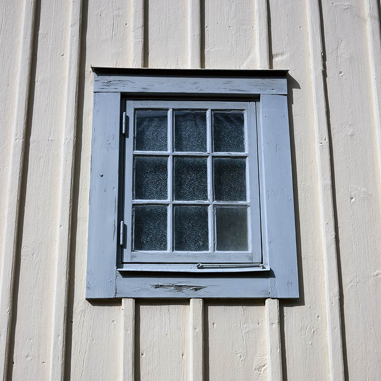 Photo 18236: Light blue window with nine panes