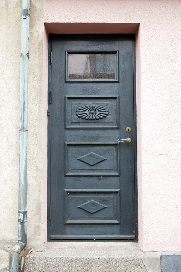 Photo 18434: Panelled, teal Simrishamn door with door light