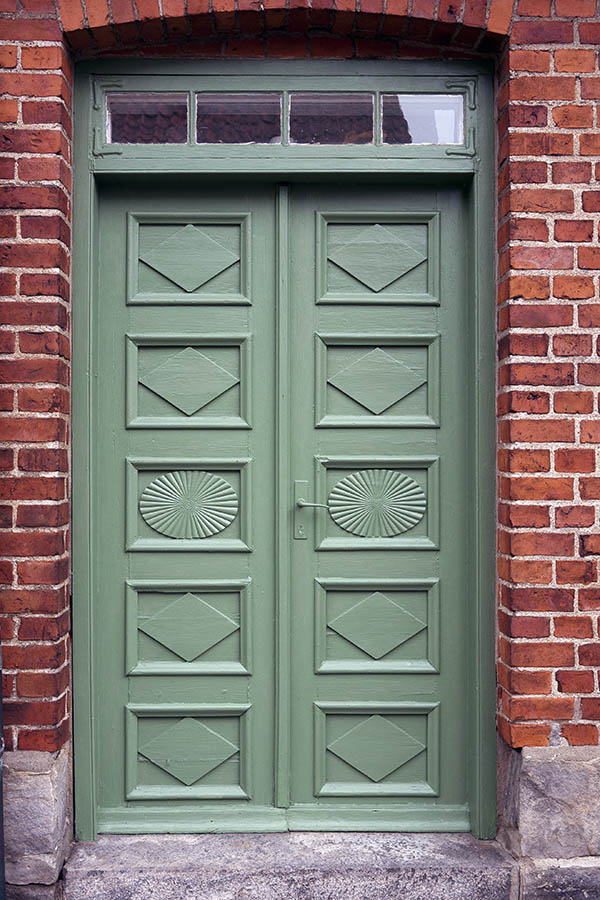 Photo 18470: Panelled, green Simrishamn double door with top window