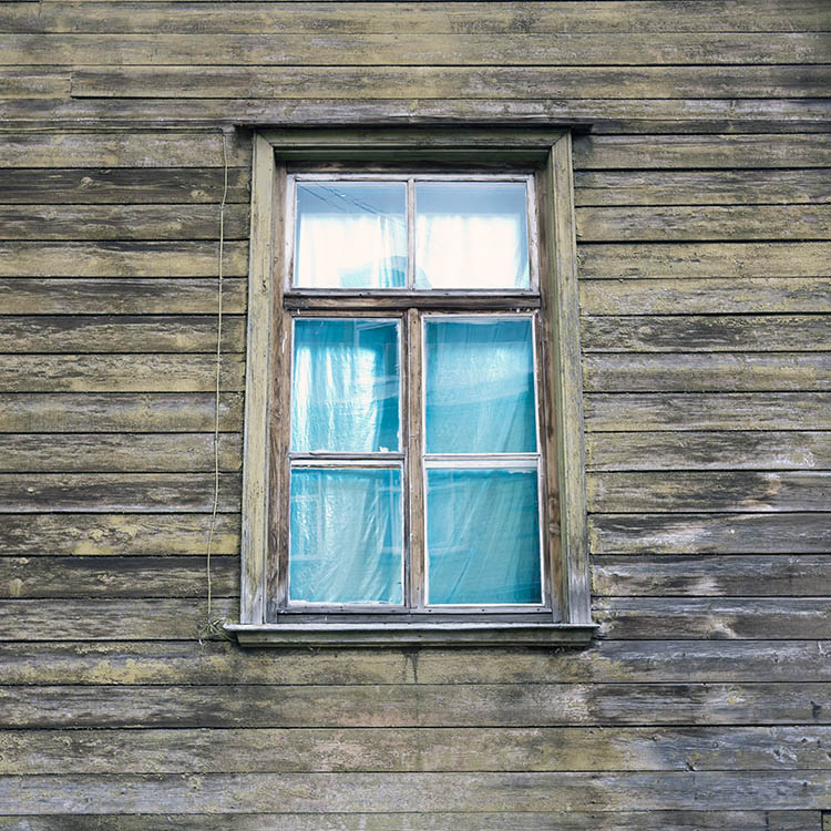Photo 19112: Unpainted T-post window with six panes
