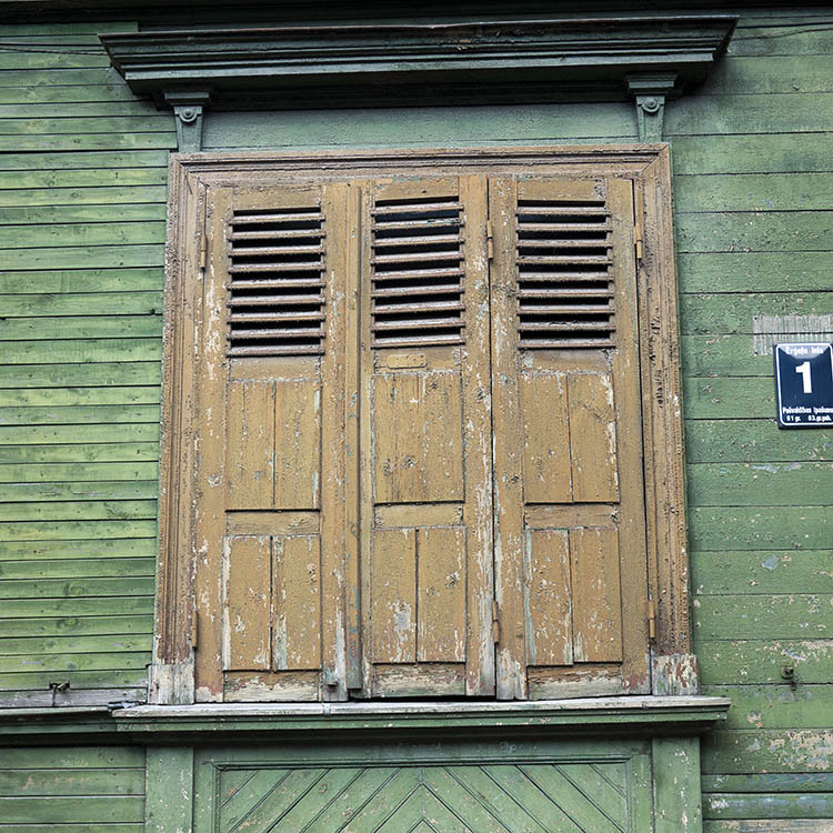 Photo 19574: Worn, brown shutters