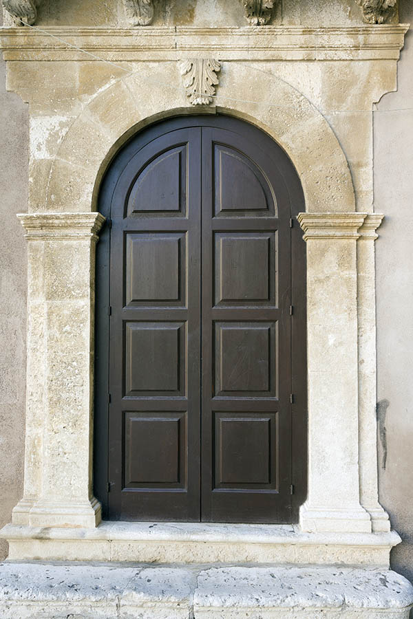 Photo 24399: Panelled, formed, brown double door