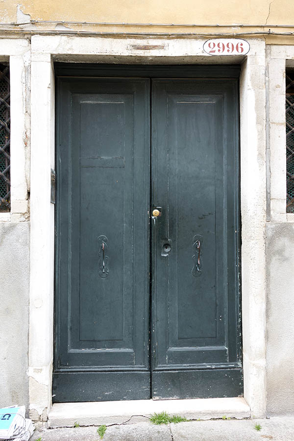 Photo 24754: Narrow, panelled, teal double door
