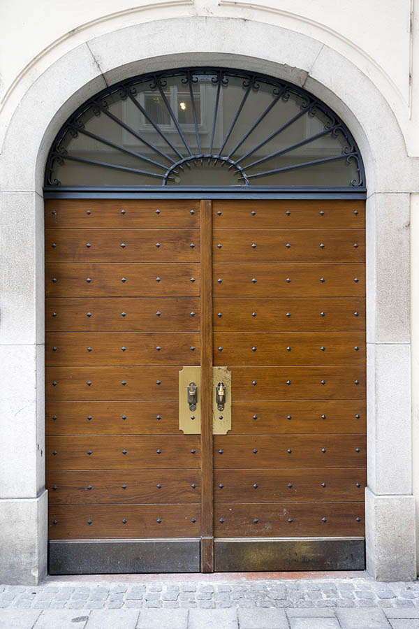 Photo 24987: Oiled gate of horizontal boards with latticed fan light