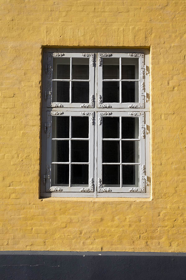 Photo 25029: Large, white window with four frames and 20 panes
